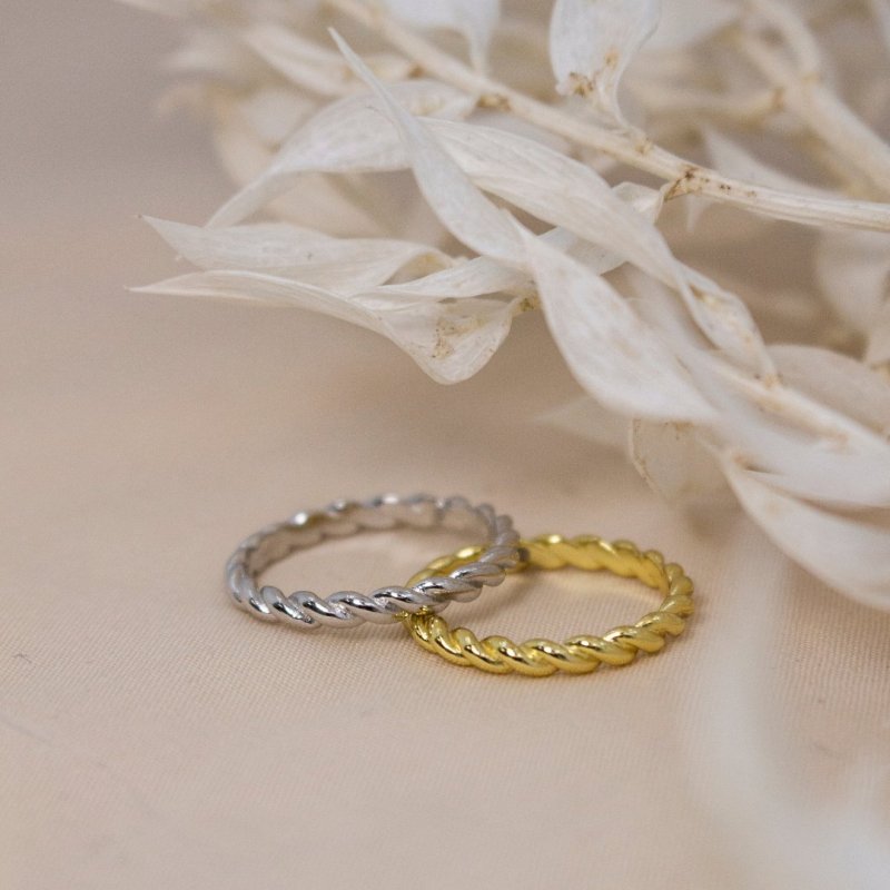 Twist Ring