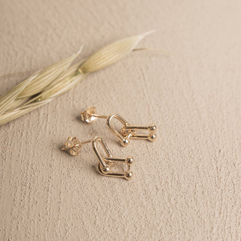 Double U Links Stud Earrings