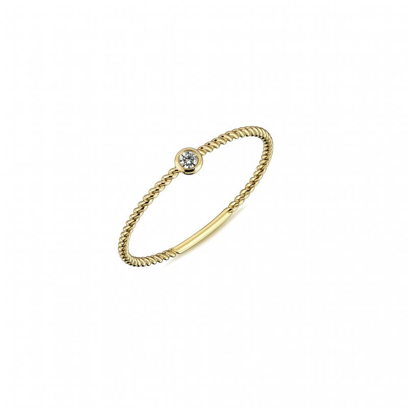 The Lune Twist Ring